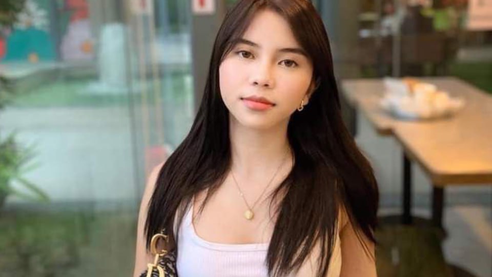 မိန်းမက အထန်ကြီးဆိုတော့ ဆာတိုင်းလိုးနေရုံဘဲ🤤